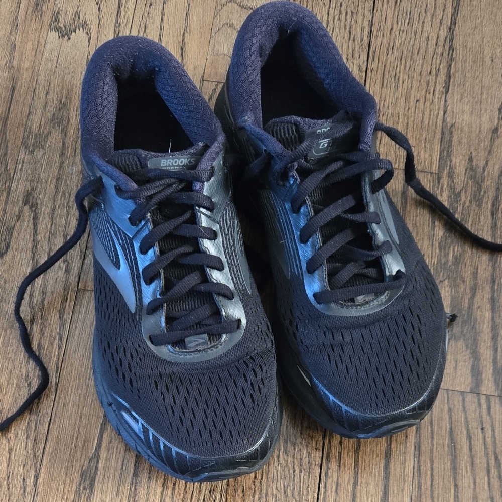 Brooks Adrenaline Women's Black Running Shoes 8.5